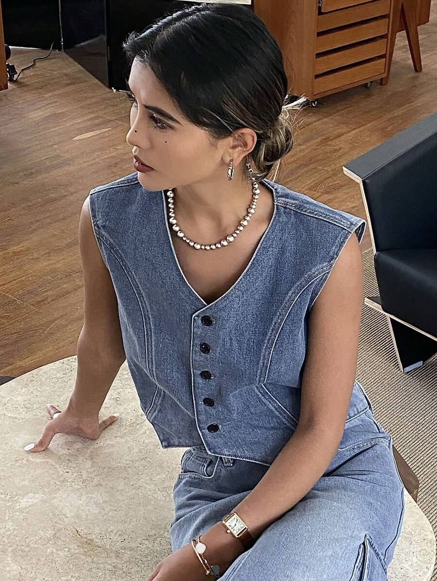 DAZY Solid Color Sleeveless V-Neck Fitted Women Denim Jacket