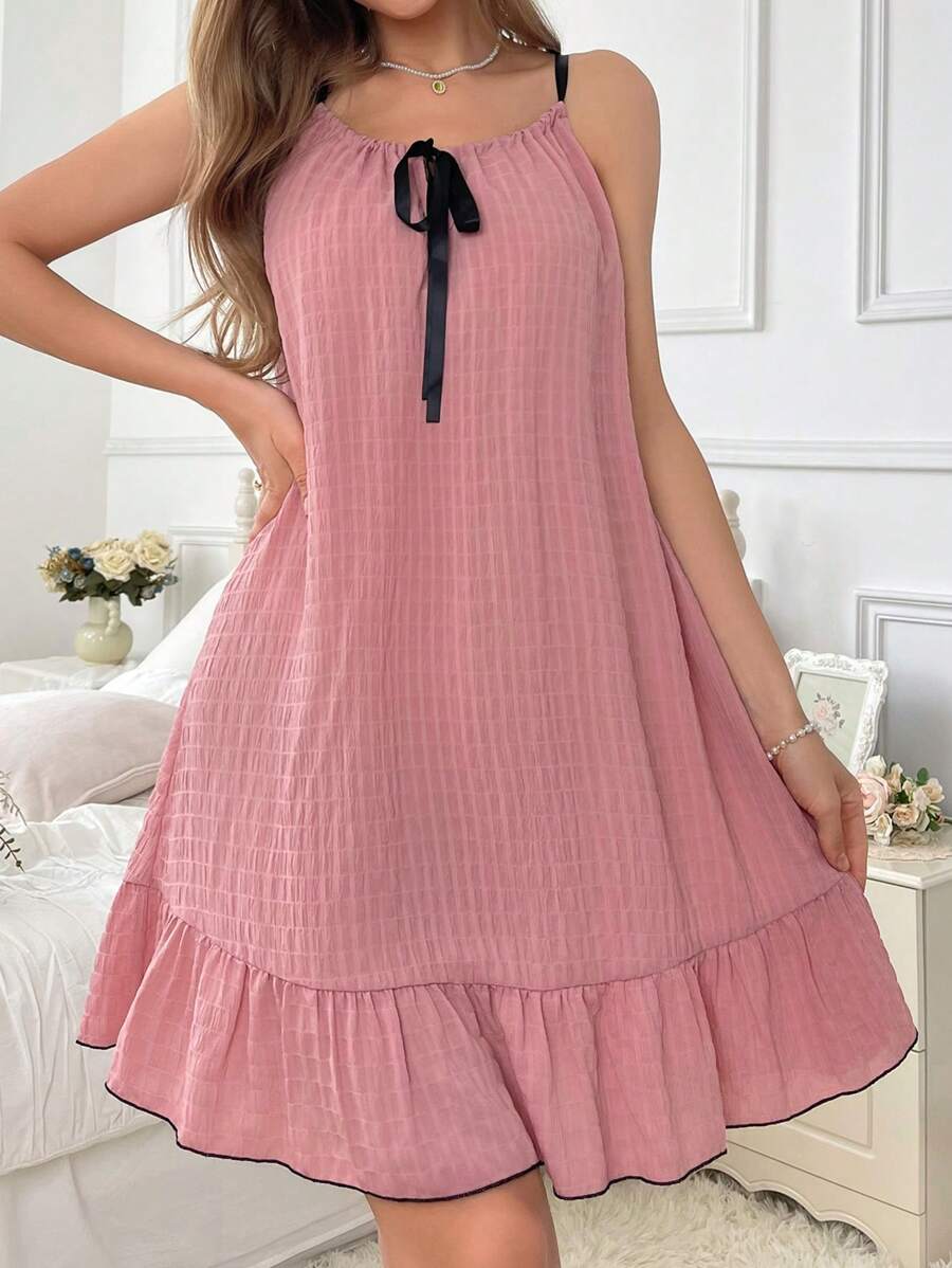 Vestido de dormir con cordón, tirantes de espagueti, dobladillo con volantes y borde de color block para mujer. Vestido casual de verano con volantes en el bajo para mujer.