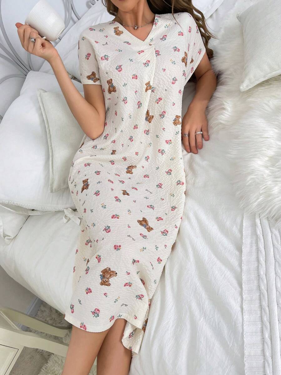 Vestido de pijama de manga corta para mujer con estampado de oso lindo y florecitas