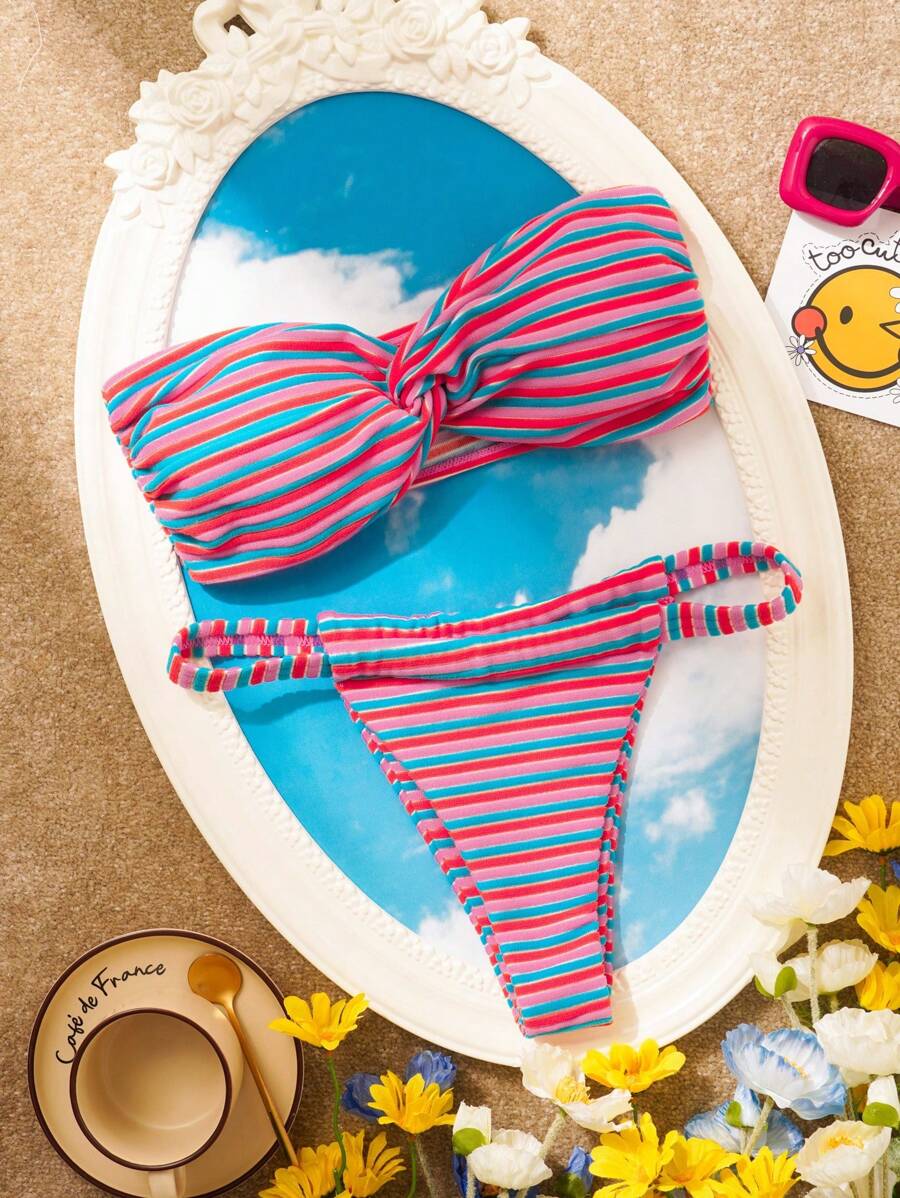 SHEIN Swim Ensemble de bikini bandeau rayé et imprimé avec un design torsadé à l'avant, comprenant le Top et le bas du bikini. Convient pour le port à la plage et au bord de la piscine. Été