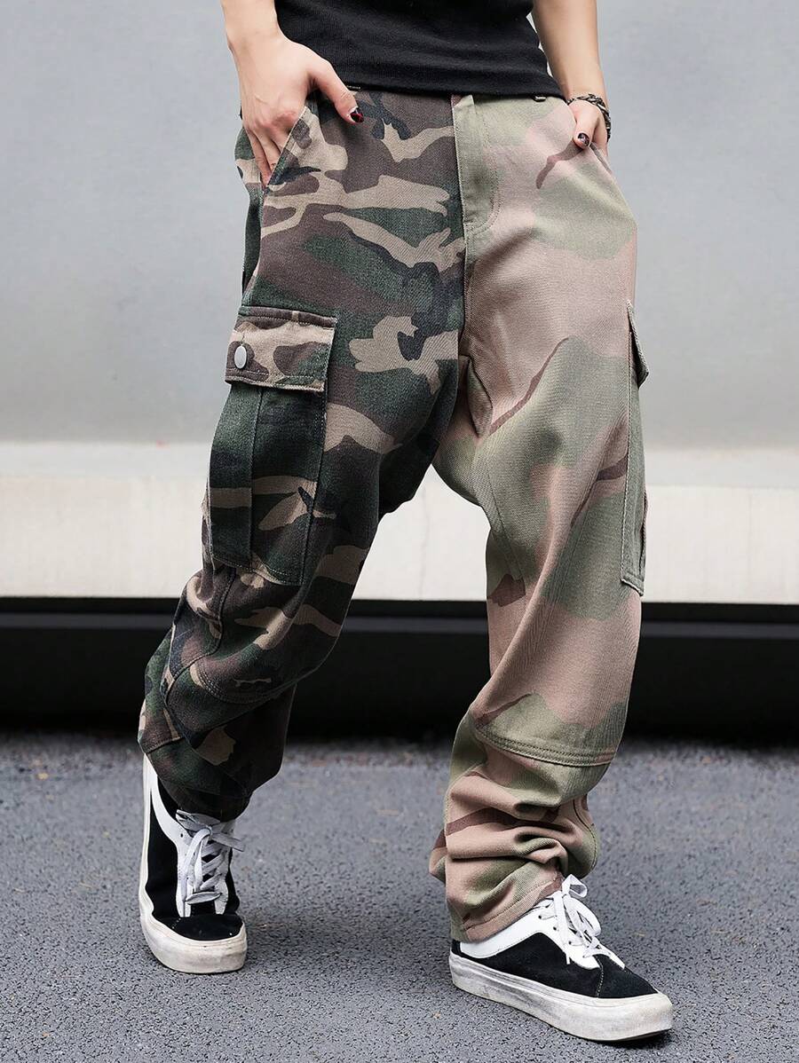 Manfinity EMRG Pantalones vaqueros casuales de pierna ancha con bolsillos y estampado de camuflaje, jeans holgados lavados estilo cargo, regalos para esposo, novio, Pantalones cargo de camuflaje para hombres