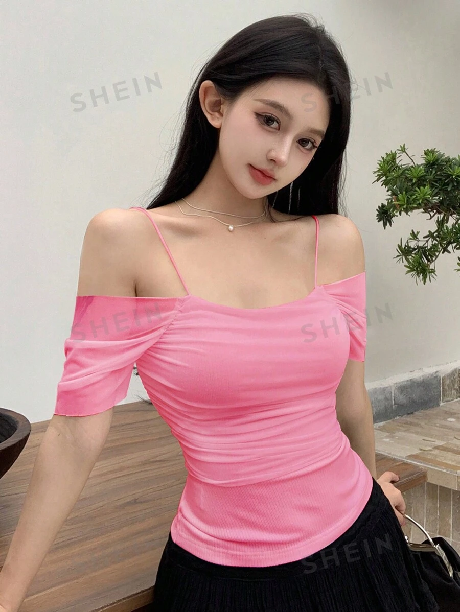 DAZY Camiseta de moda para mujer con hombros descubiertos y mangas cortas con cuello redondo grande