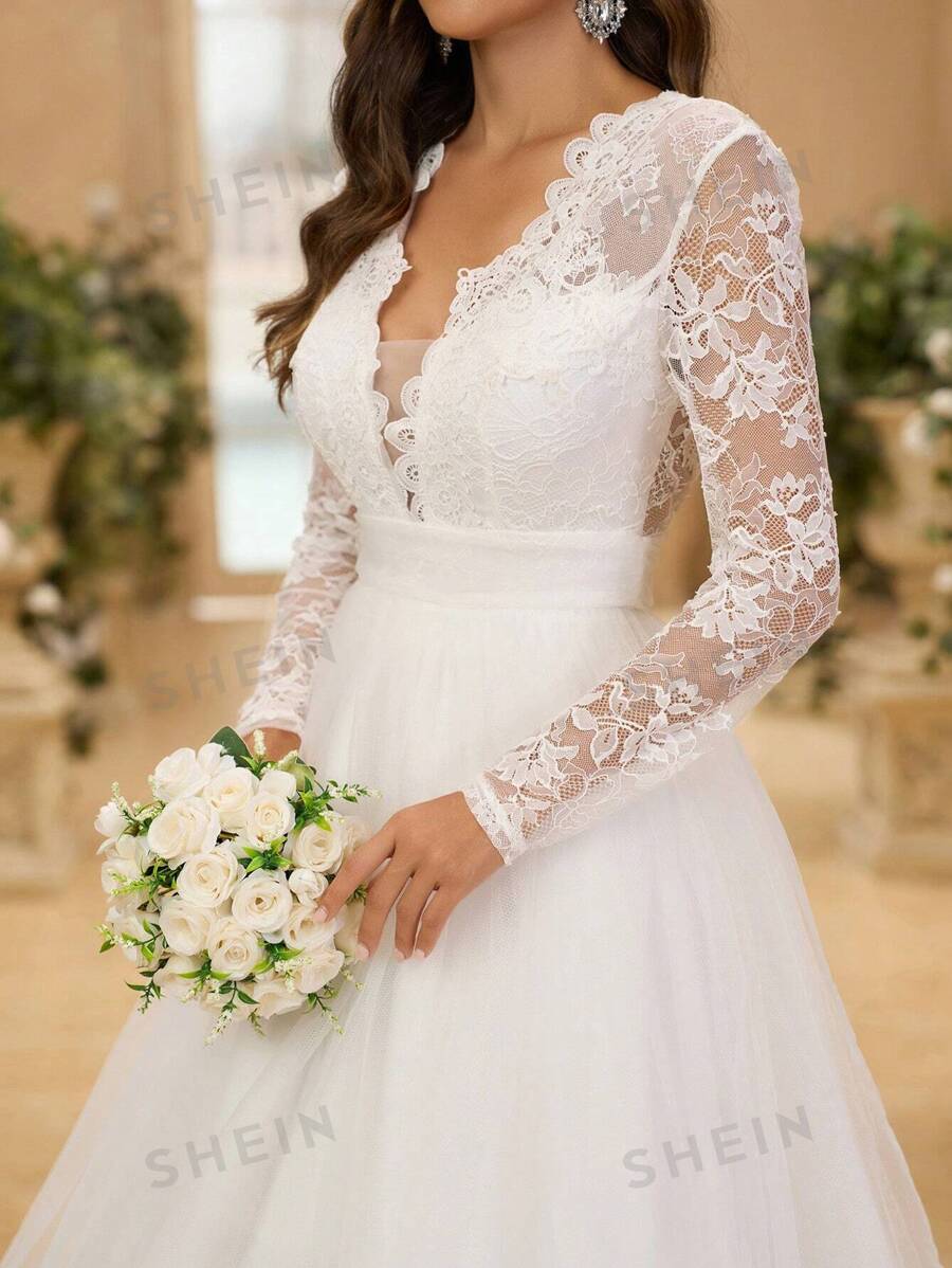 Glamrae Elegante, hermoso y romántico vestido de novia de encaje francés y tul con cuello en V, manga larga, pliegues y diseño sin espalda, con una voluminosa falda con cola que arrastra por el suelo, para vestido de novia