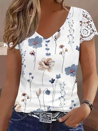 EMERY ROSE Women's Summer Holiday Floral Printed Lace Short Sleeve Casual T-Shirt With V-Neck Mother Day Outfit Summer Clothes Graphic Tees Women Tops
