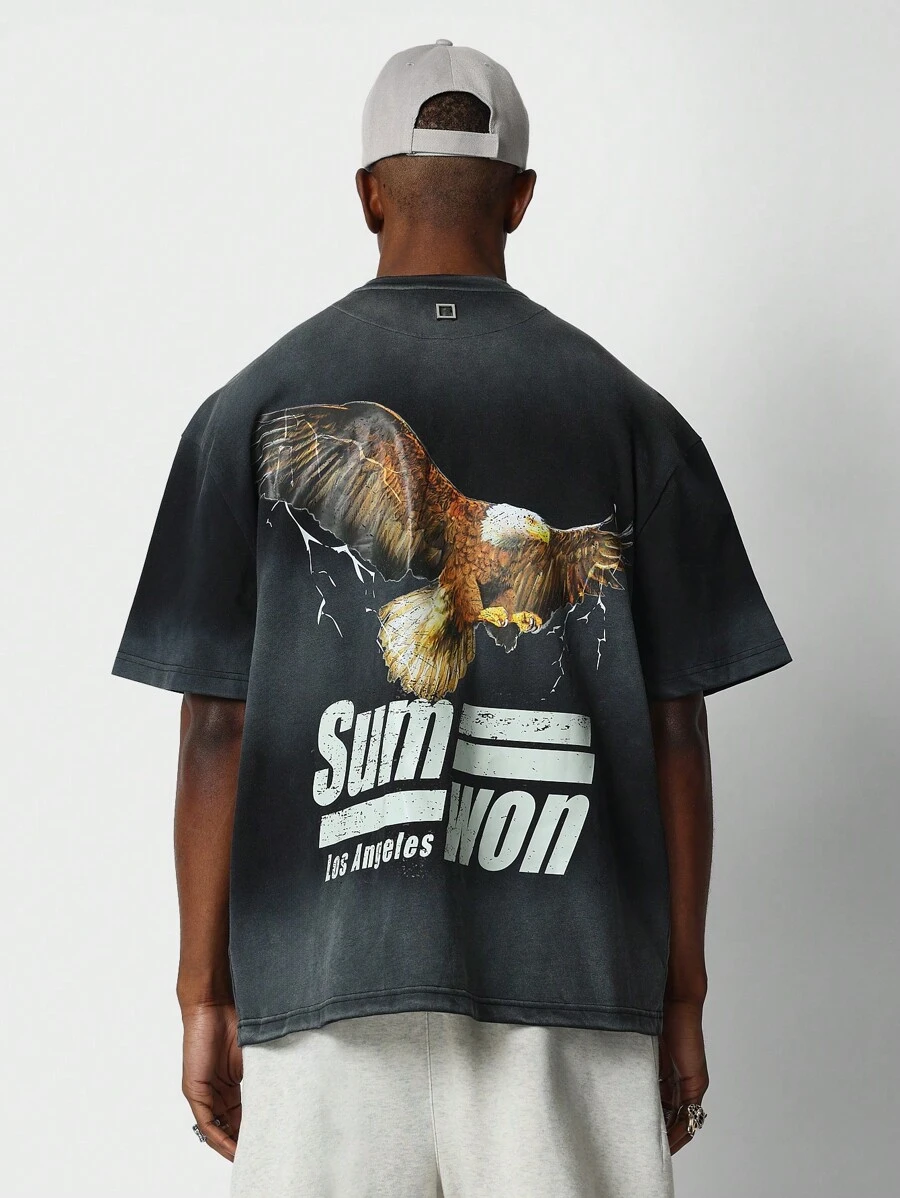 SUMWON Camiseta de manga corta con lavado y ajuste regular, con gráfico impreso en la espalda