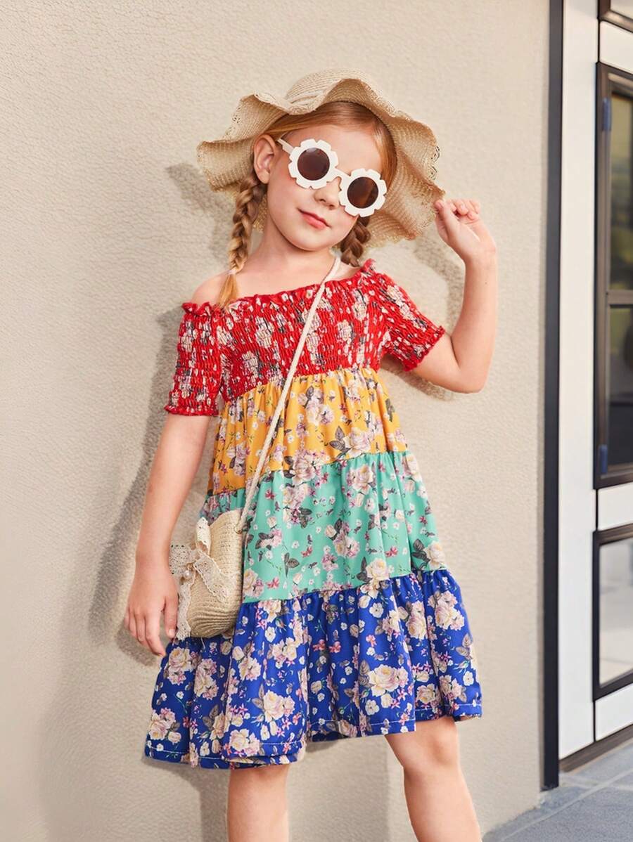SHEIN Niedliches, schulterfreies, kurzärmliges Patchwork-Kleid mit Blumendruck für Kleine Mädchen im Urlaub für Frühling/Sommer
