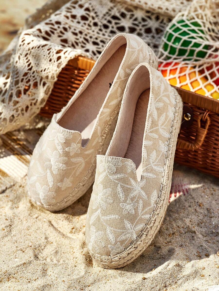 Styleloop Women's Round Toe Flat Resort Style Hollow Embroidered Flats Summer Vacation Shoes Summer Sale Boho Feels Vintage Frenchy Shoes Halloween Christmas Fall
