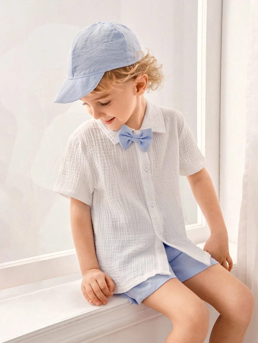 SHEIN Set de 3 piezas (Polo, Pantalones cortos y Gorra) estilo deportivo y elegante para niño, apropiado para la escuela, actividades al aire libre, primavera/verano
