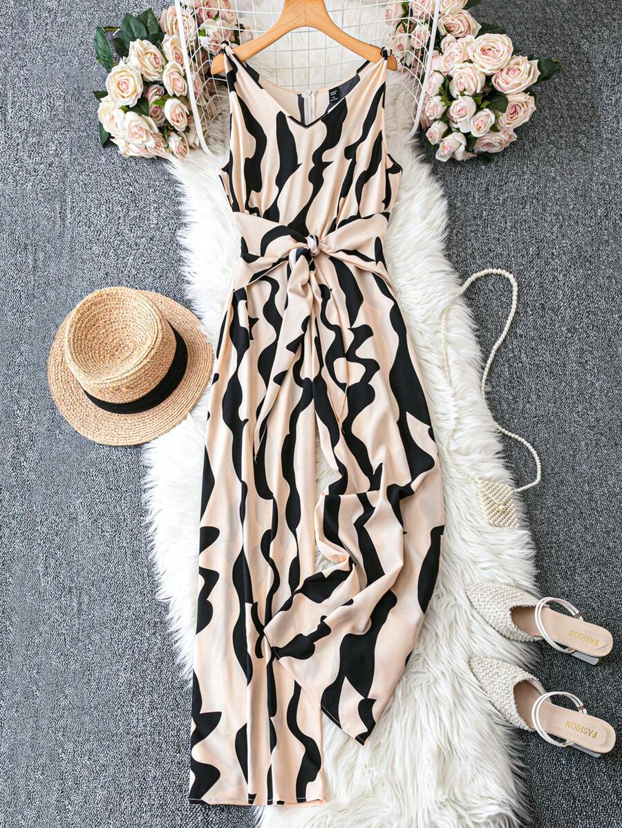 SHEIN LUNE Fashionable Plus Size Women's Printed Jumpsuit With Cinched Waist And Wide-Legged