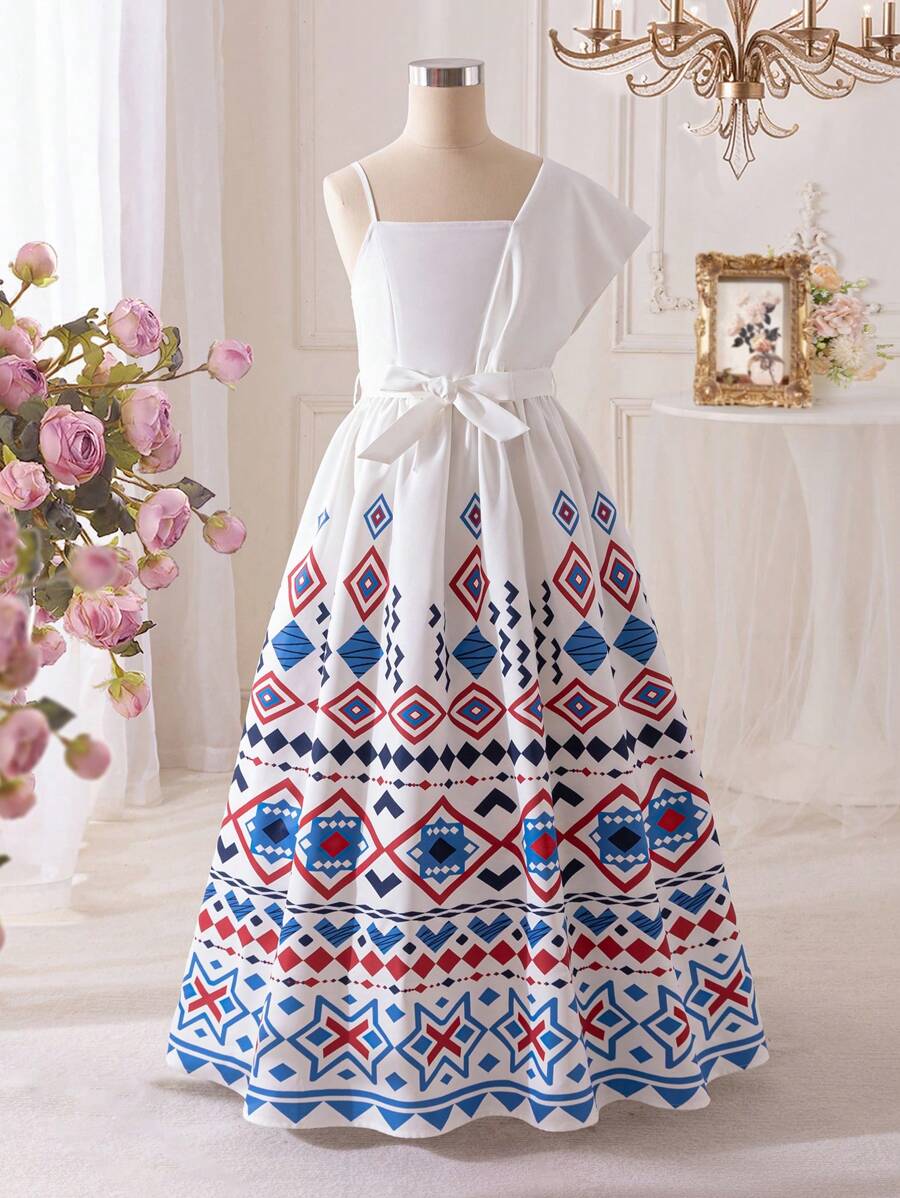Vestido de niña preadolescente con detalles decorativos de parche en los hombros y patrón geométrico lindo