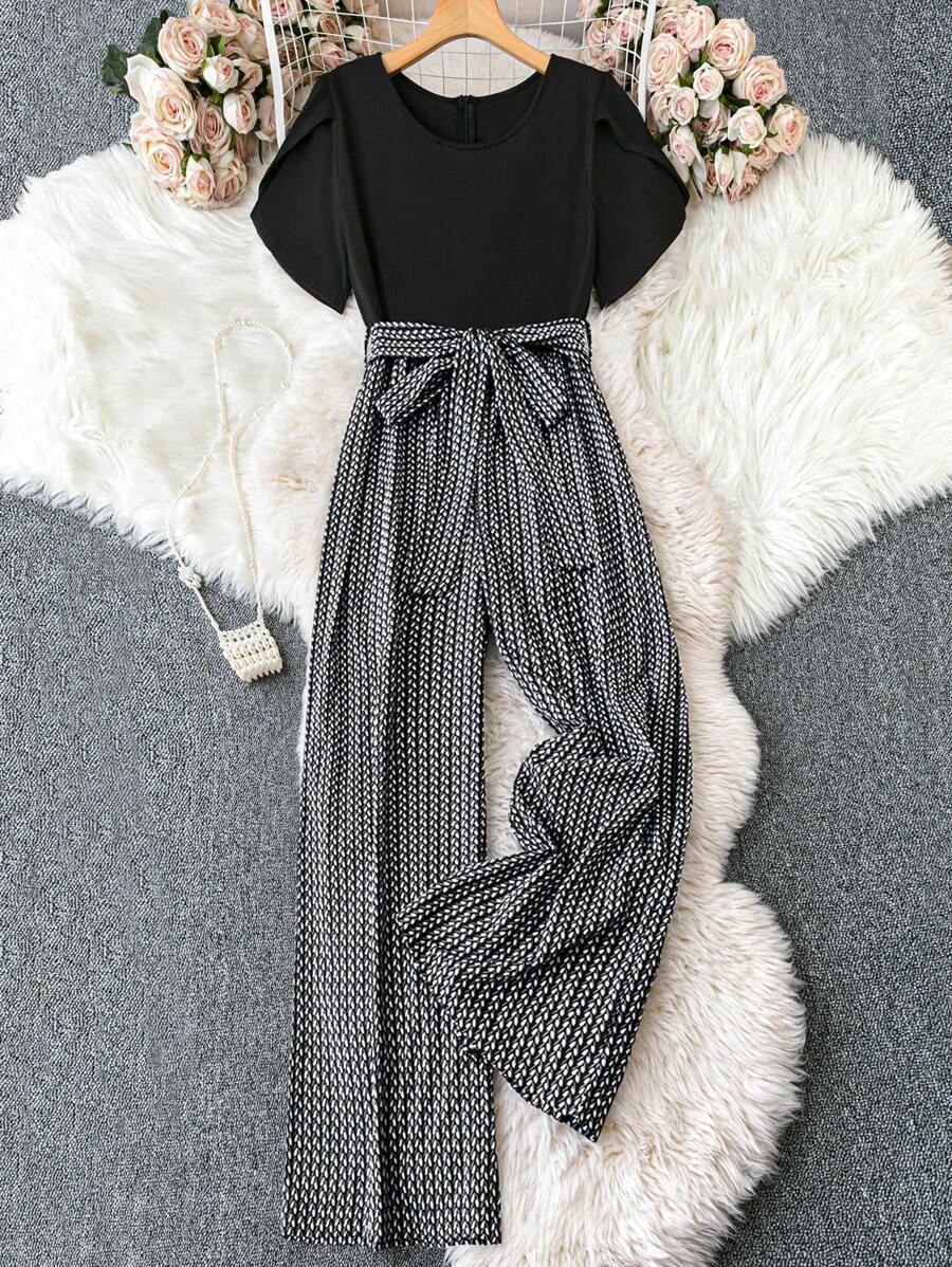 SHEIN LUNE Mujer de talla grande Mono corto de manga corta con cuello redondo estampado geométrico y diseño de pierna ancha para verano
