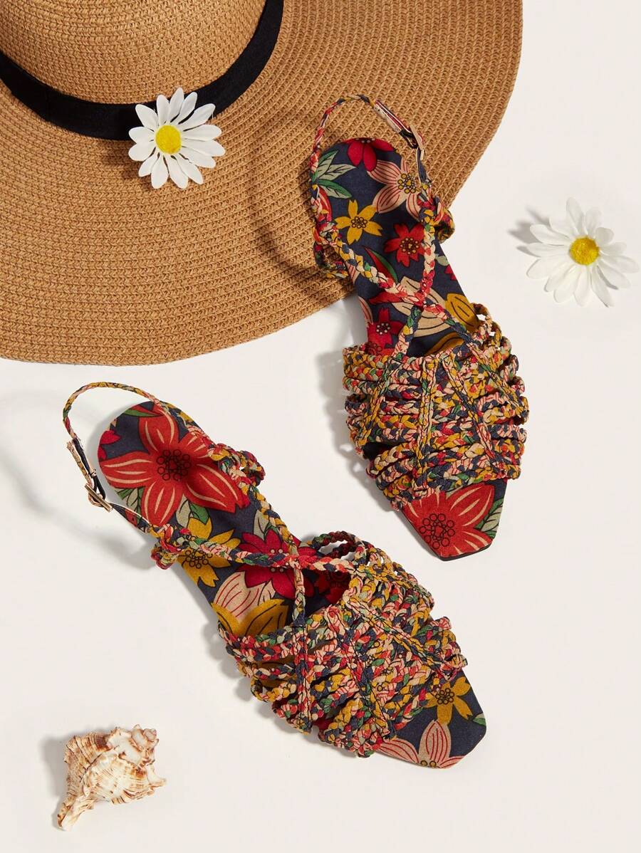 Meerkleurige handgeweven platte sandalen met bandjes van kunstsuède voor dames, modieuze gevlochten textuur, willekeurig gevlochten patroon en materialen (bloemen/planten) en kleur