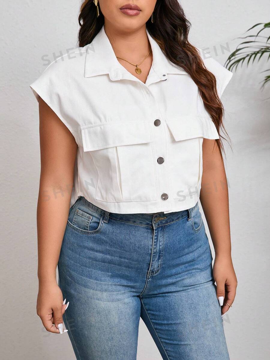 SHEIN Privé Camisa casual cómoda de talla grande para mujer con corte holgado, cierre de botón con bolsillos reales y mangas cortas