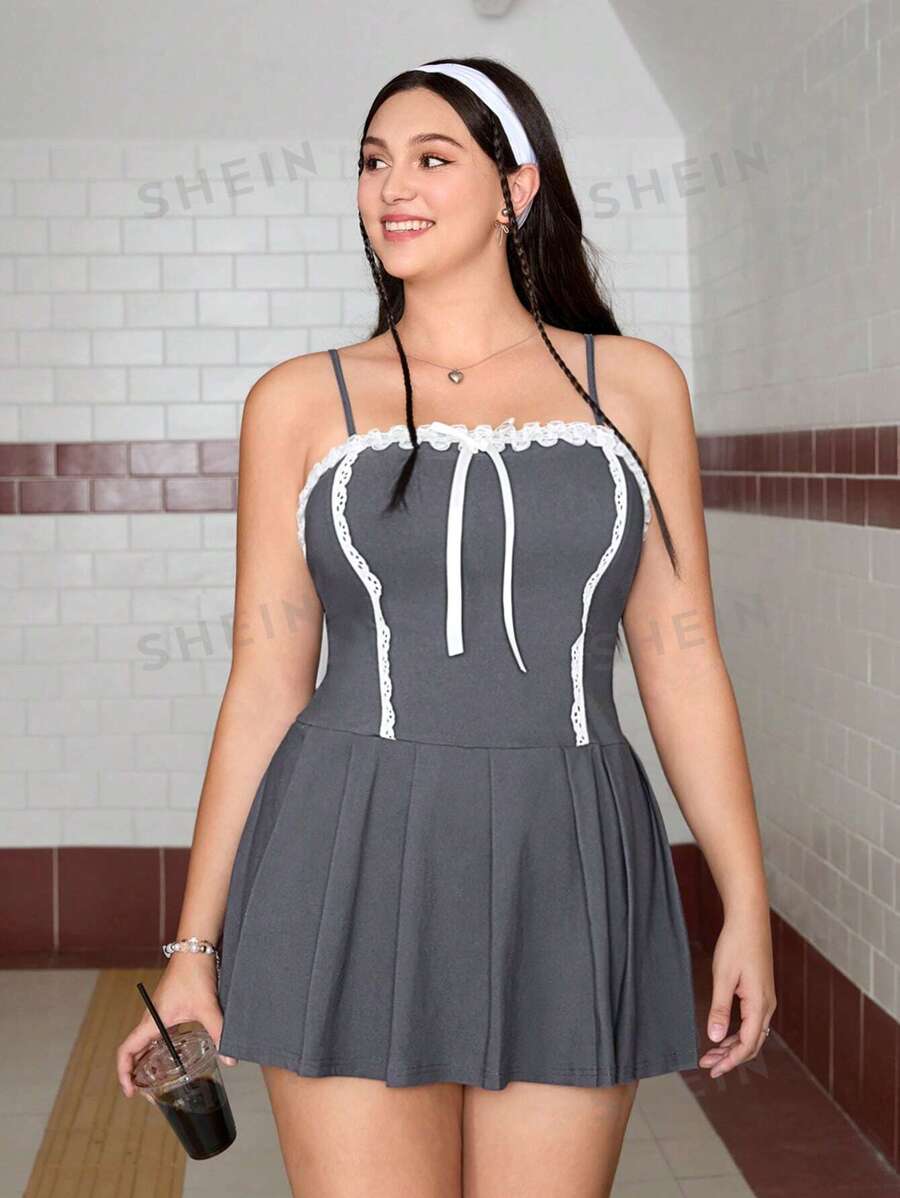SHEIN EZwear Vestido de tirantes corto plisado con ribete de encaje y talle grande, de color gris oscuro