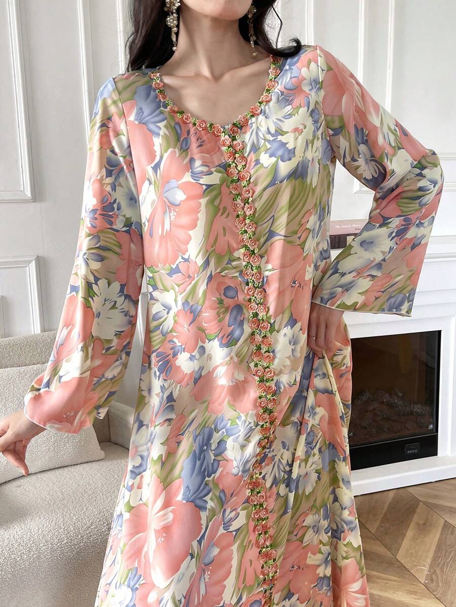 Yasmyna Robe longue modeste arabe élégante à manches longues avec imprimé floral et appliqué, décolleté en V pour femme, pour l'été