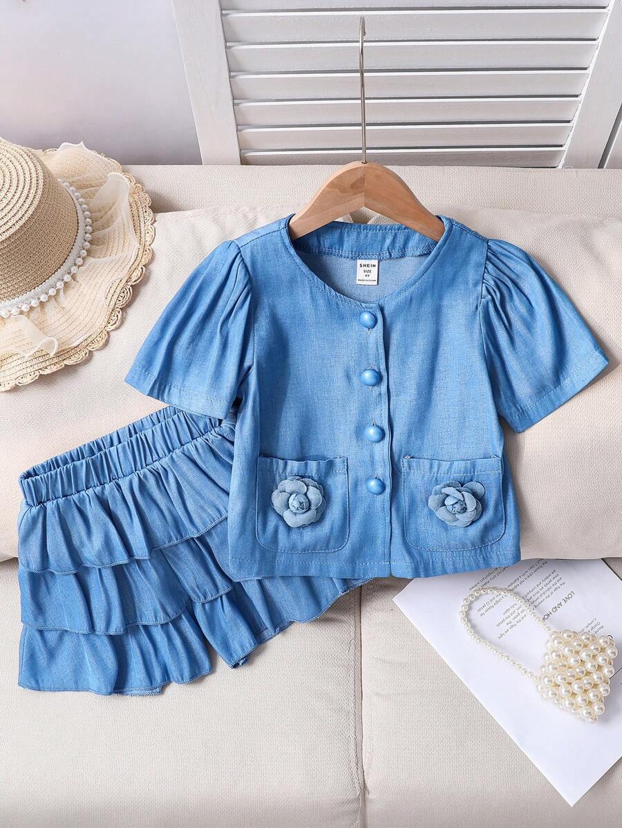 Elegante denim-effect ronde hals cardigan met zakken, studs, 3D-bloemen en shorts (2 stuks/set) voor jonge meisjes, geschikt voor lente- en zomeruitjes