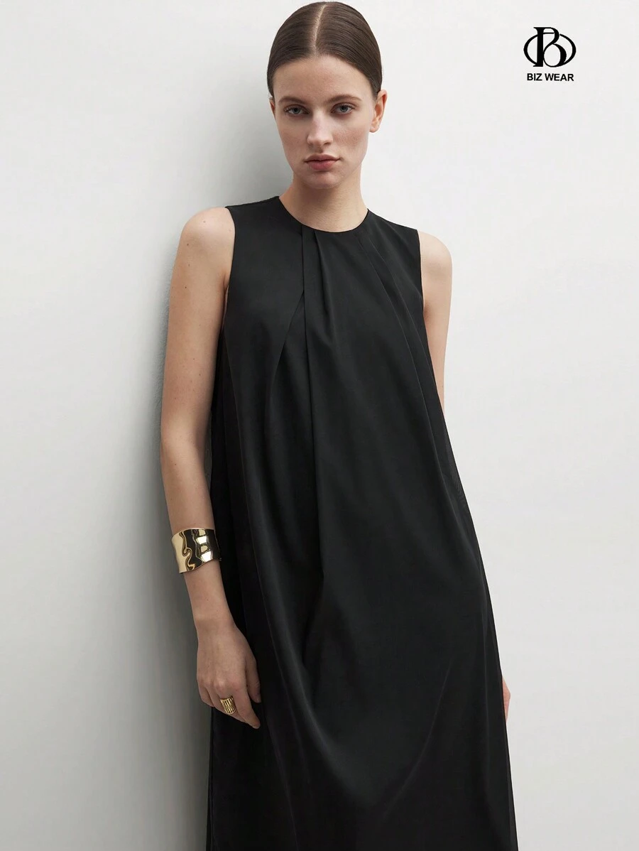 BizChic Women's Sleeveless Round Neck Pleated Dress