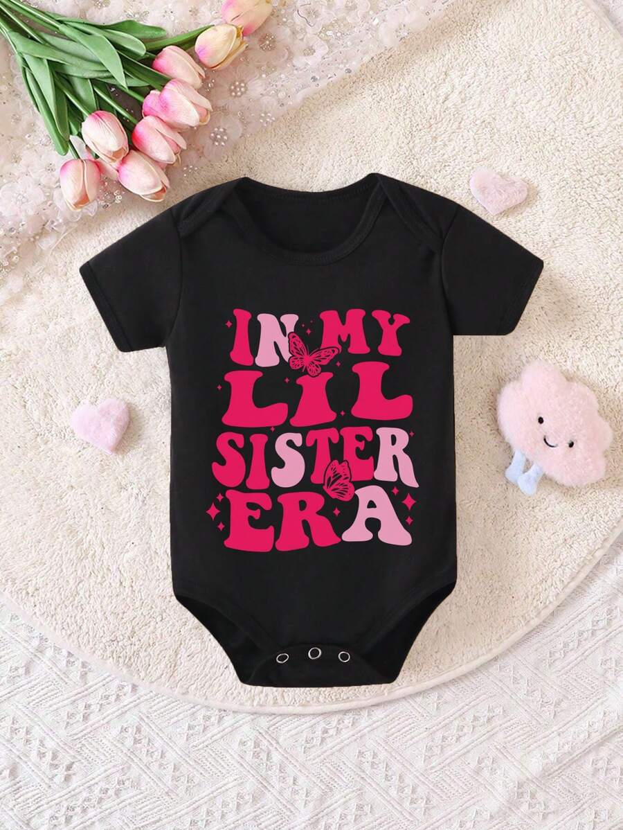 Barboteuse triangulaire à manches courtes pour bébés filles, imprimée avec slogan de lettres colorées et papillon dessin animé mignon