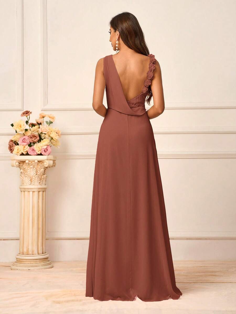 SHEIN Belle Vestido romántico de mujer con cuello asimétrico, diseño de espalda descubierta y tirantes spaghetti. Confeccionado en encaje floral y tela de gasa, en línea A y longitud completa. Ideal para dama de honor.