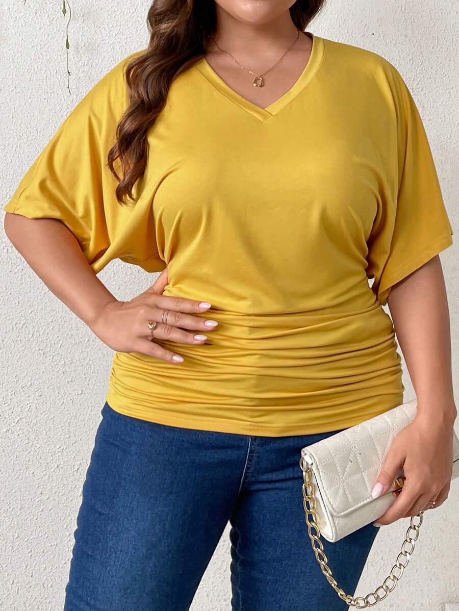 SHEIN Privé Plus Size Elegant And Slimming Solid Color V-Neck Casual Short Sleeve T-Shirt For Casual And Holiday