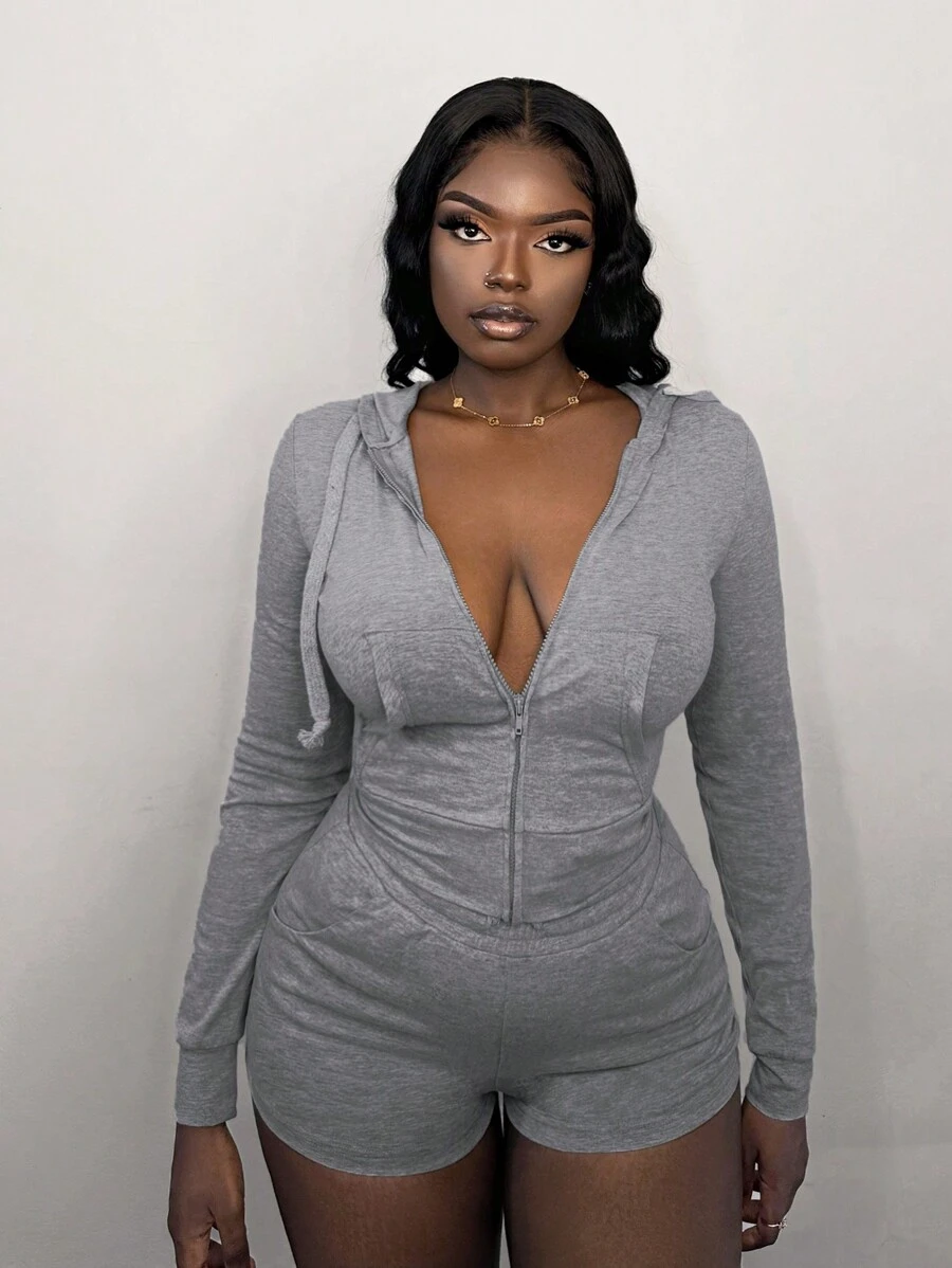 Slaydiva 2 pièces Set : Streetwear décontracté Femme Grise Shorts Moulants Avec Capuche Et Fermeture Éclair Avant