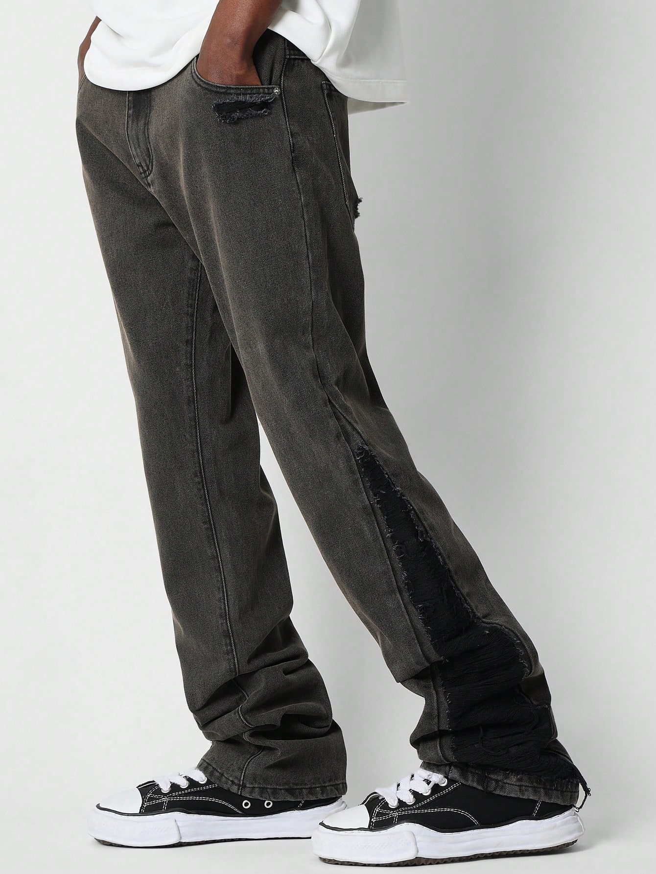 Washed Flare Fit Jeans｜Sumwon