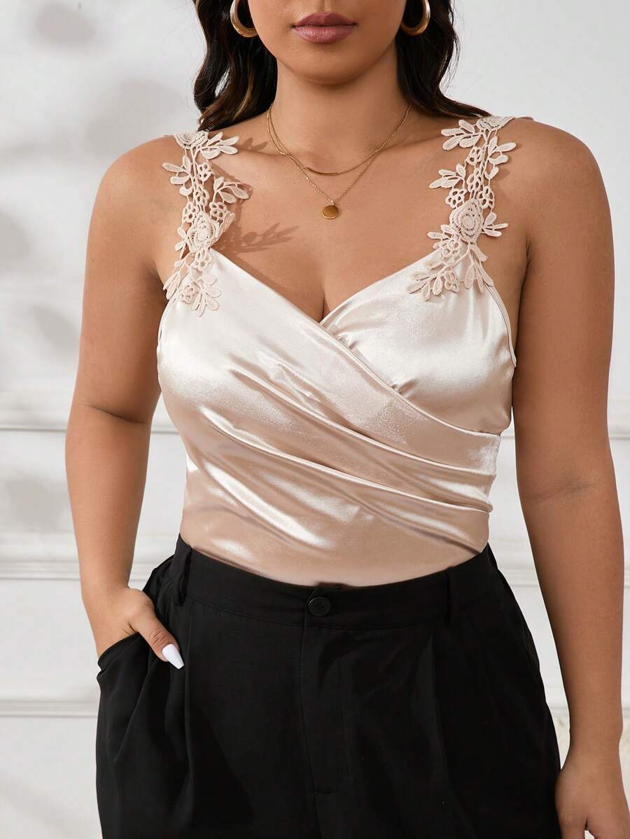 SHEIN Privé Plus Size Elegant Women's Lace Applique Shoulder Strap Wrap V-Neck Waist Pleated Bodysuit, Perfect For Work, Dating And Tea Party