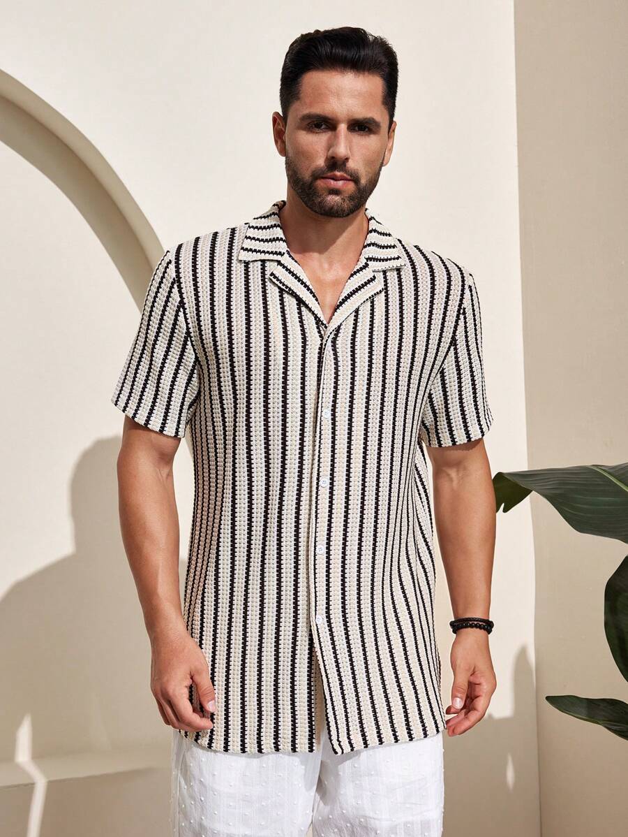 Manfinity RSRT Men's Striped Printed Button Front Short Sleeve Shirt