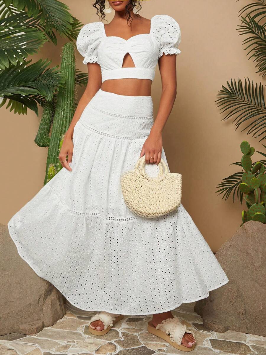 Travachic Conjunto de vacaciones con blusa de cuello cuadrado de encaje bordado y falda midi con dobladillo de parches, ropa blanca para mujer