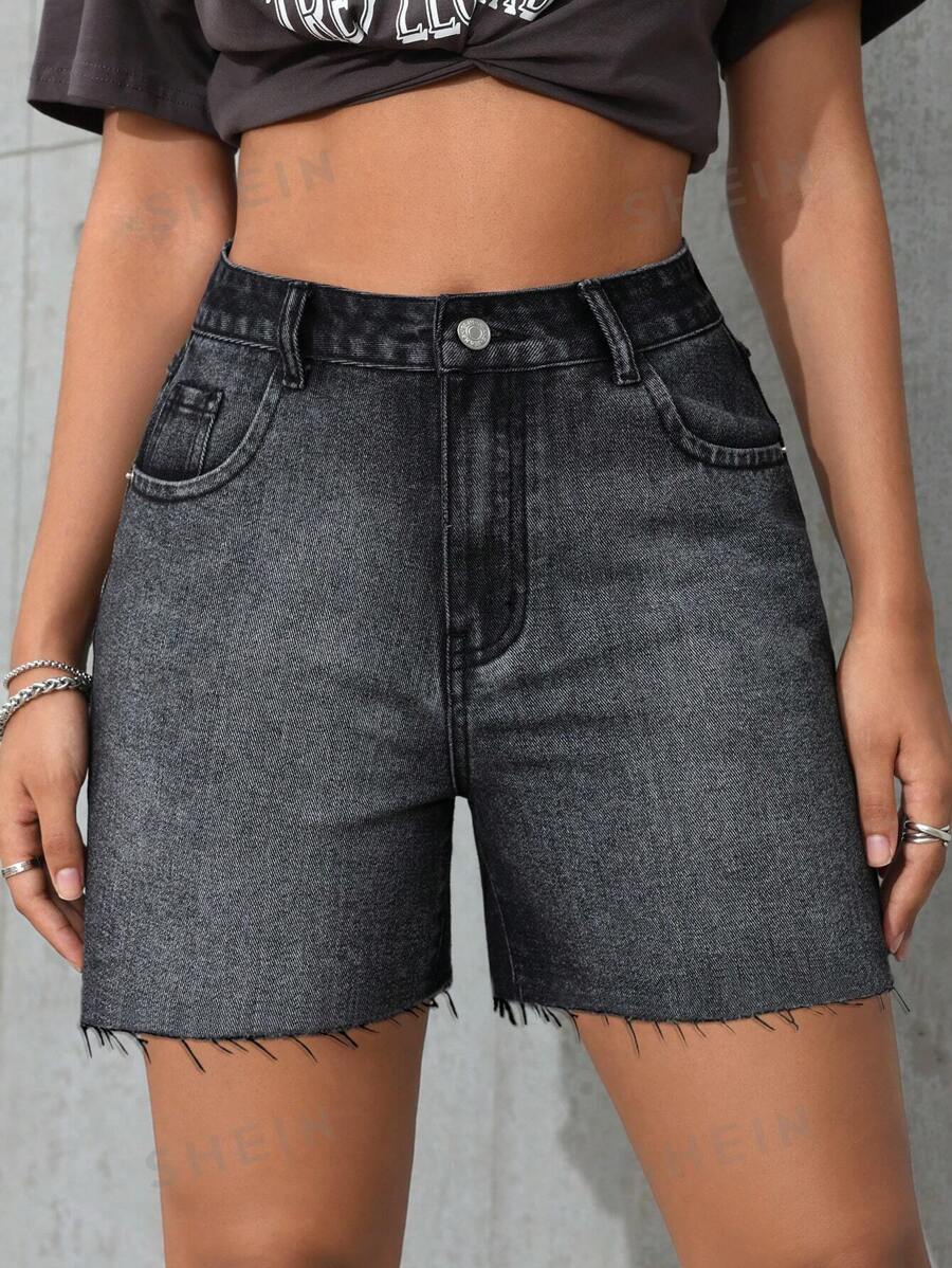 SHEIN EZwear Shorts vaqueros casuales para mujer con dobladillo deshilachado y bolsillos, shorts vaqueros negros