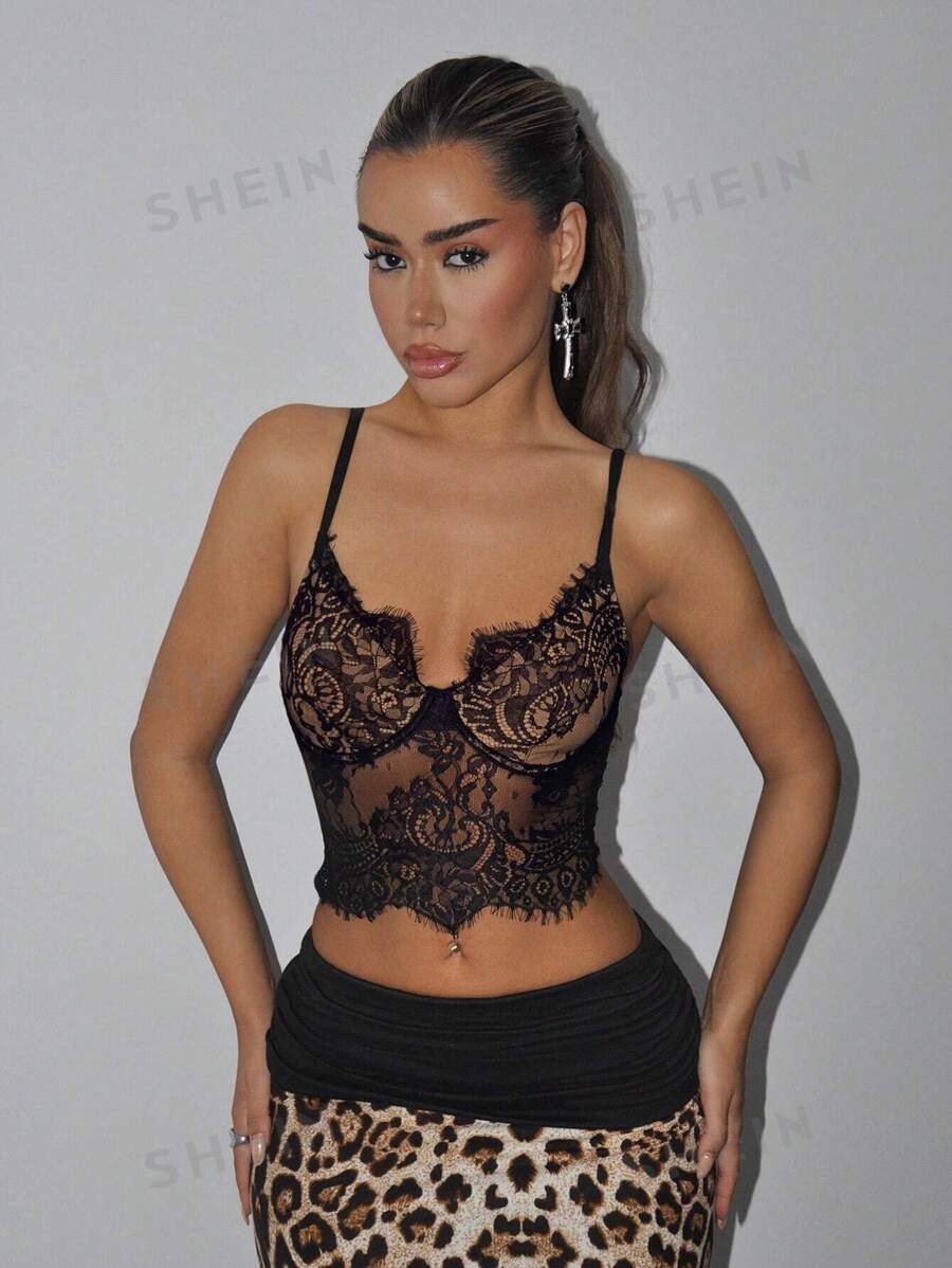 SHEIN ICON Camiseta sin mangas con copa de volantes transparente con parche de encaje