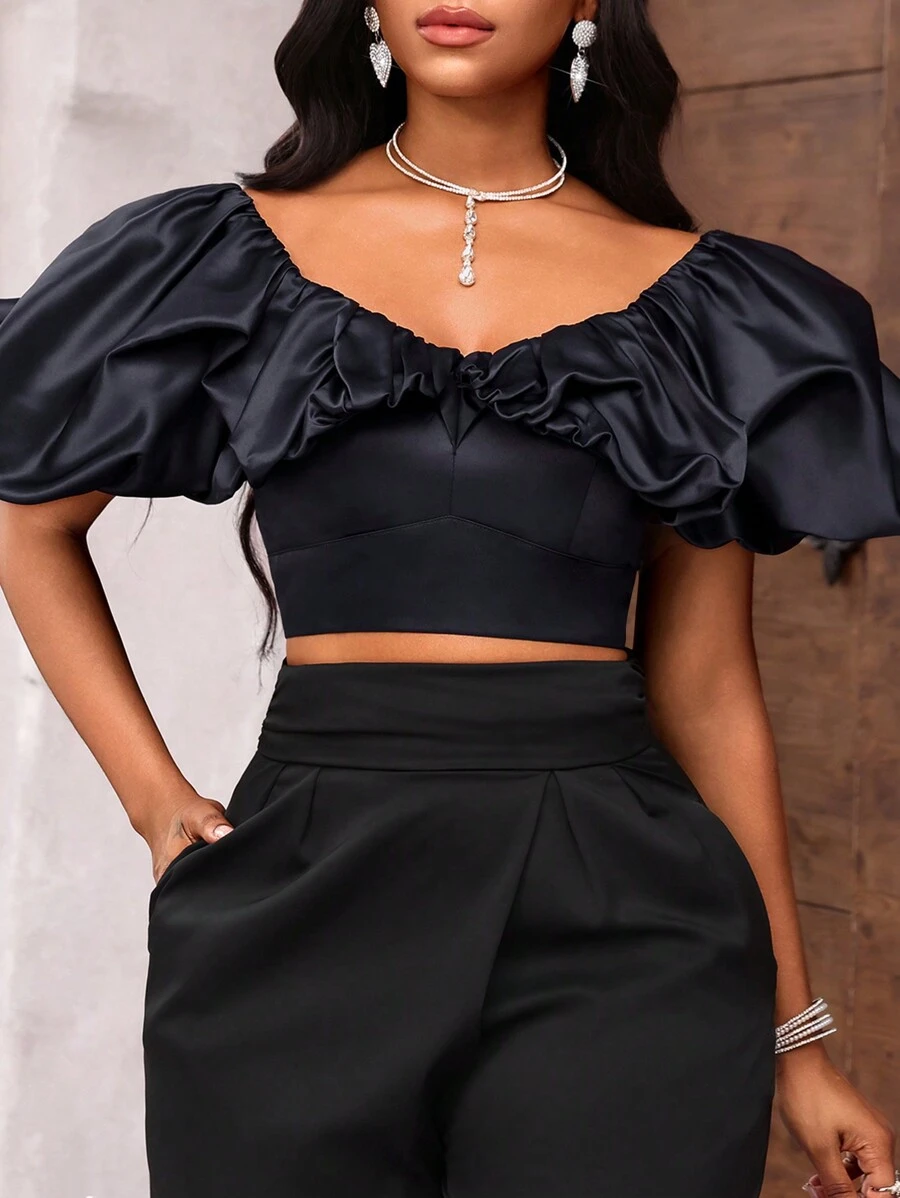 SHEIN Lady Zwarte mode-bubbelde crop-top voor dames