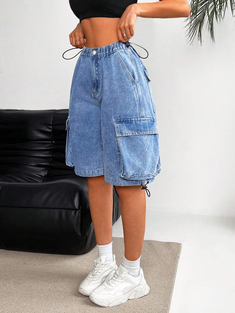 SHEIN EZwear Women's Front Button Multiple Pockets Solid Color Denim Shorts, Casual Daily Wear