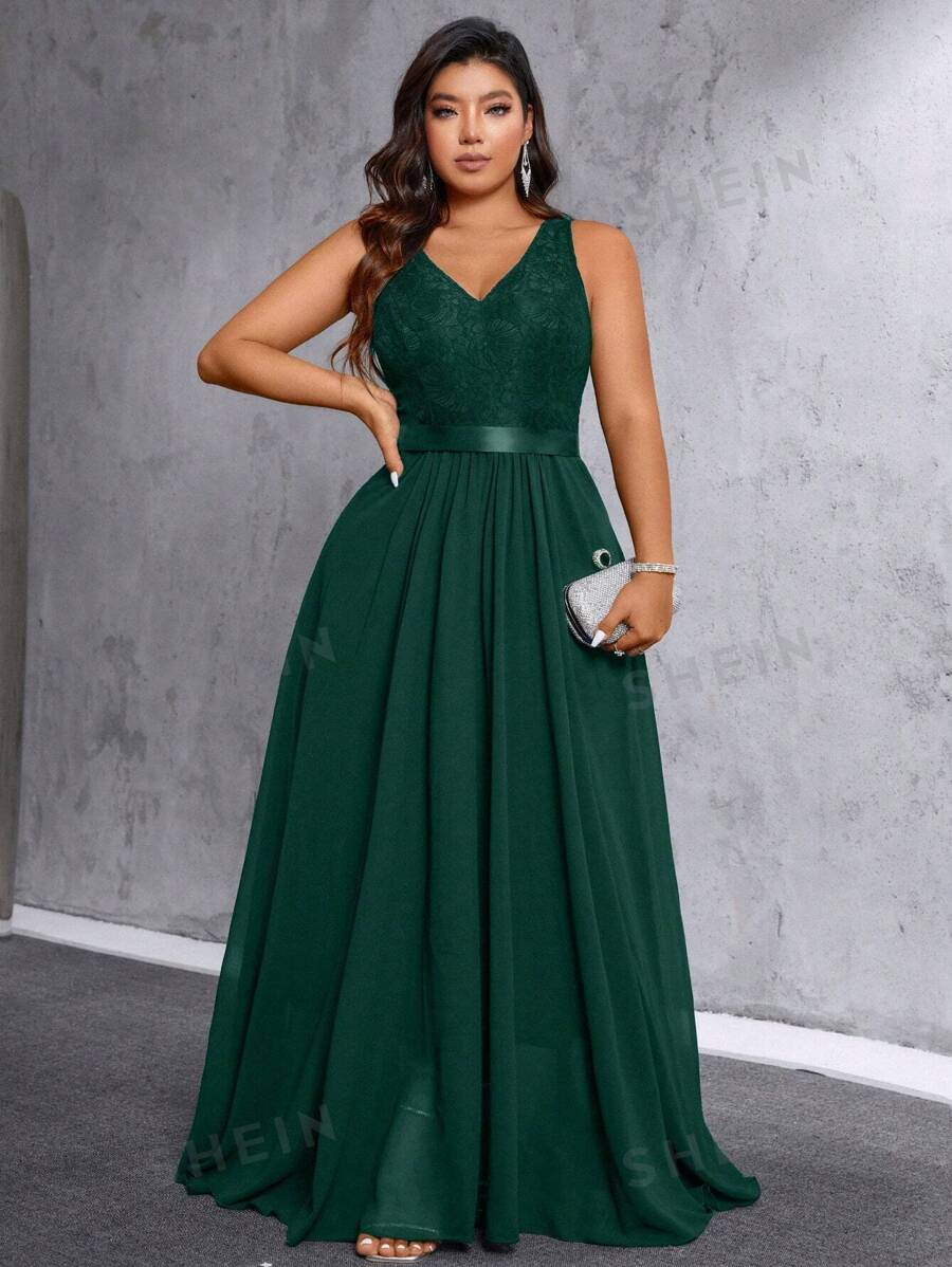 SHEIN Belle Vestido elegante minimalista de talla grande con escote en V sin mangas, de unicolor, con plisado en la cintura, para uso como atuendo de Navidad para mujeres de talla grande
