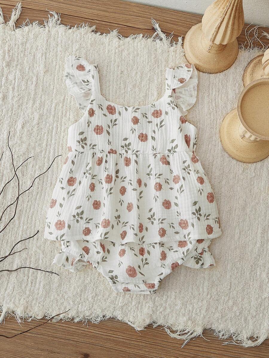SHEIN Vintaside Kids Baby Girl Floral Print Ruffle Trim Peplum Top & Shorts