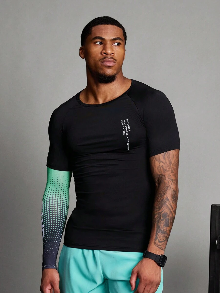 Manfinity Sport Polished Boyfriend Style Men's Crew Neck Short Sleeve Letter Print Simple Sporty Top Back To School