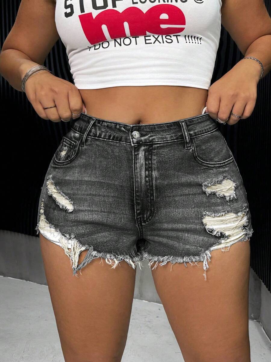 SHEIN ICON Plus Size Women's Distressed Raw Hem Denim Shorts With Pockets