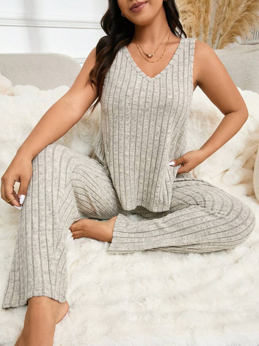 Conjunto de top sin mangas con escote en V y pantalones de encaje en parches y espalda descubierta para tallas grandes