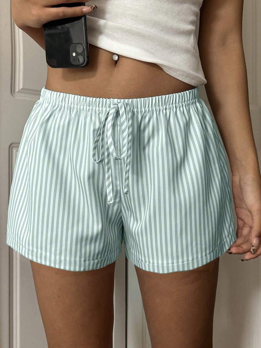 SHEIN EZwear Shorts casuales de verano con rayas de moda para mujeres