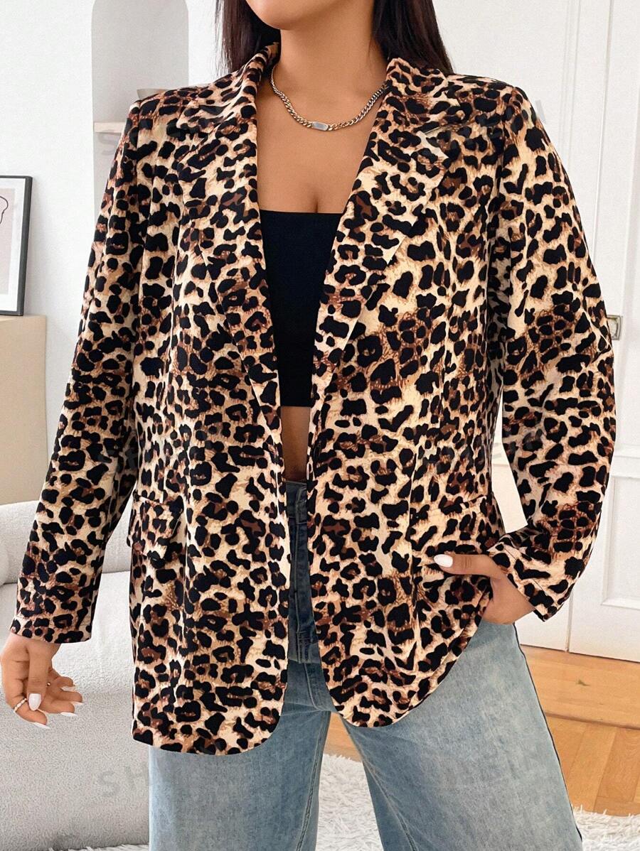 SHEIN EZwear Blazer informal de manga larga con bolsillos y estampado de leopardo para tallas grandes