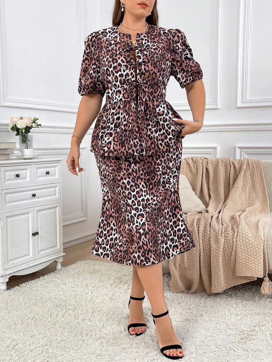 SHEIN Privé Conjunto de 2 piezas de blusa de manga abullonada con pliegues y falda plisada, de talla grande, diseño de lazo con estampado de leopardo, elegante, para primavera/verano