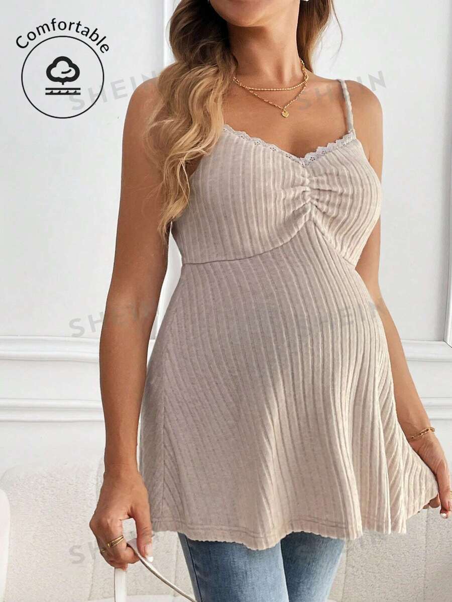 SHEIN Top de tirantes casual con encaje de contraste y volantes acanalados, para mujeres embarazadas en verano