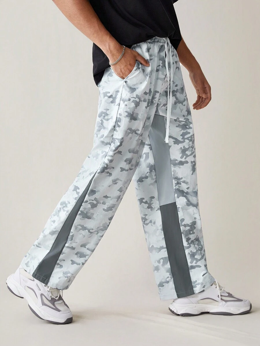 Manfinity VCAY Men's Casual Elastic Waist Straight Leg Camo Print Woven Pants