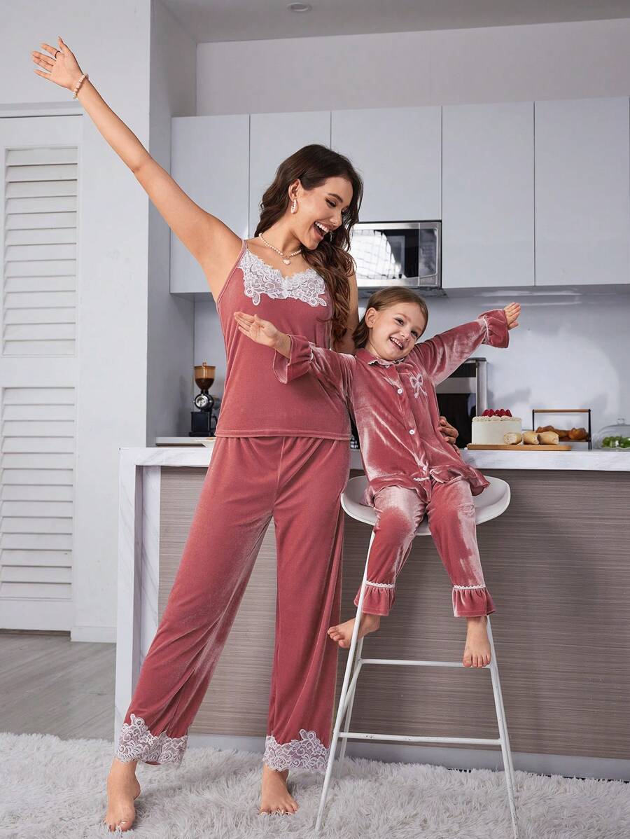 SHEIN Conjunto de 2 piezas de ropa de estar en casa con cardigan de manga larga de terciopelo bordado con volantes y moño romántico y pantalones a juego, estilo informal