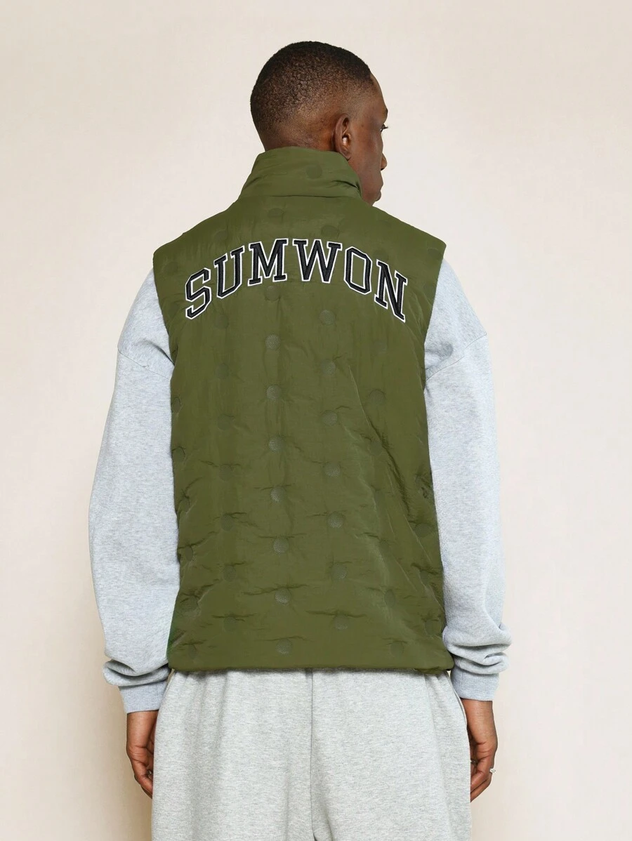 SUMWON Lucky Charm Athletic Varsity Quilted Puffer Vest St. Patrick'S Day College Style Padded Sleeveless Irish-Themed Sports Jacket With Logo For March 17Th Celebrations