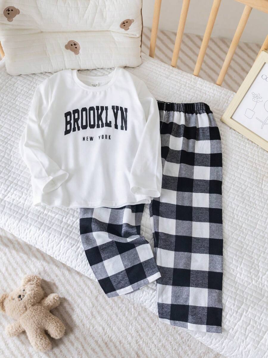 SHEIN 2 Stücke/Set Kleine Jungen Lässig Outfit mit Buchstaben Muster Top und karierter Hose als Hausanzug