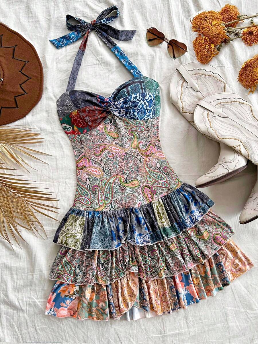 Soleia Vestido mini con estampado floral multicolor, plisado, con cordón posterior, lazo, volantes escalonados y bajo con volantes, adecuado para vacaciones, se puede usar como prenda exterior o interior