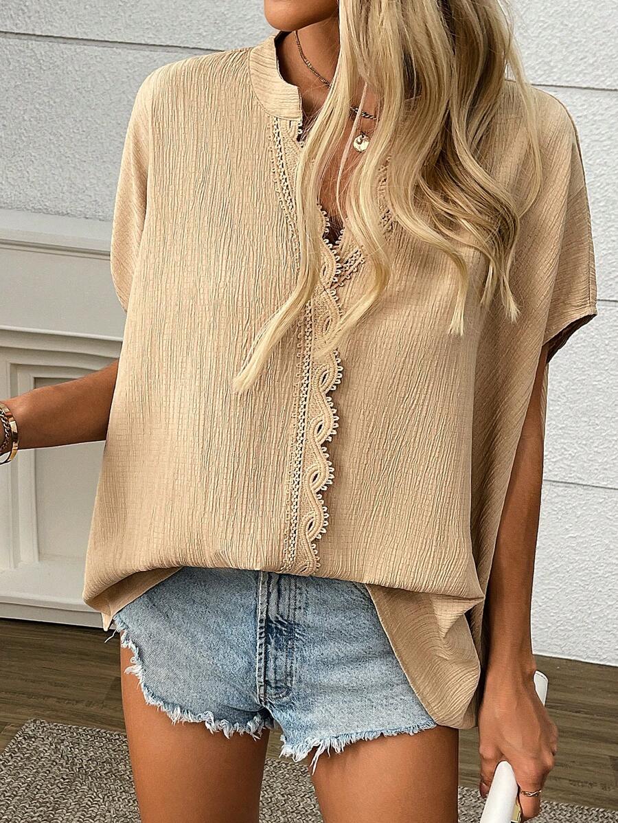 SHEIN LUNE Blusa de verano de mujer con mangas de murciélago con encaje de contraste a rayas, nueva ola 2024