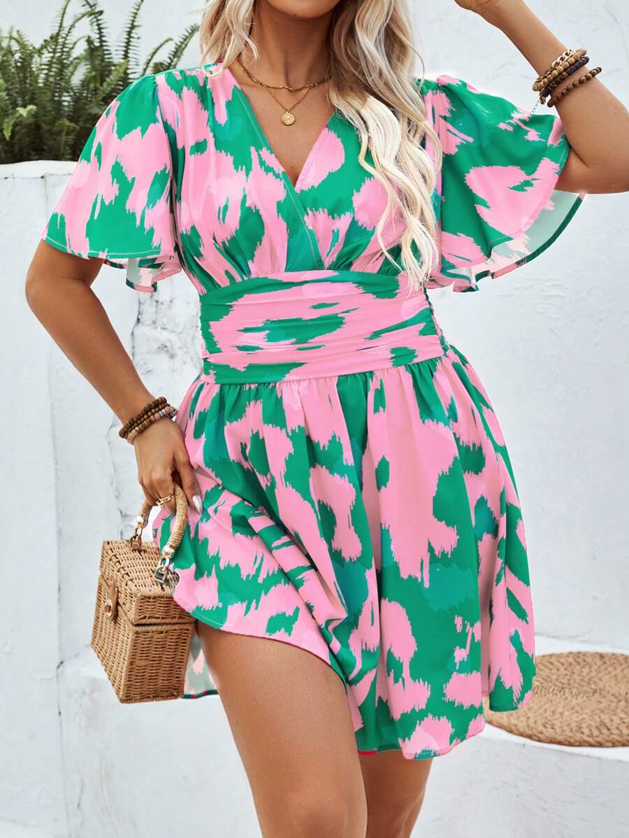 Franclia Robe mini décontractée à col en V à volants à manches courtes et tie-dye pour femme grande taille, idéale pour les vacances