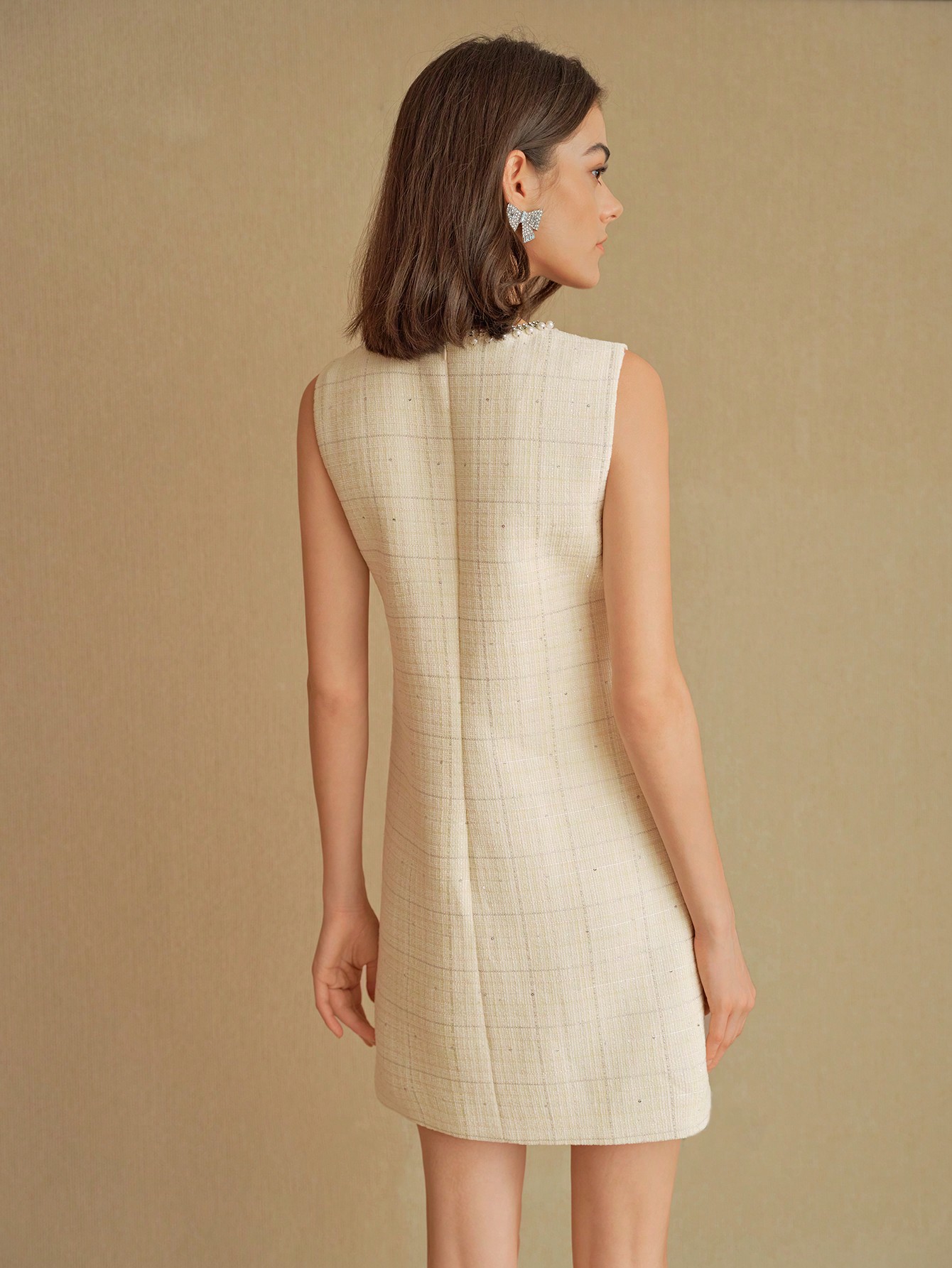 MOTF STUDIO TWEED RHINESTONE AND FAUX PEARL TRIM KEYHOLE